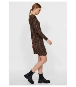 Vero Moda Robe Courte, Col Rond -BelleTendance Soldes Boutique B81D8BA70AB5D242997204A46FFBCC1DAF0764BC033E7C0D99344B79D4B26A8B